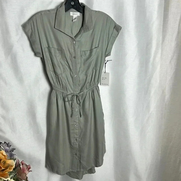 JAPNA green button down midi dress with self tie . Rolled  sleeve safari look - Picture 10 of 12